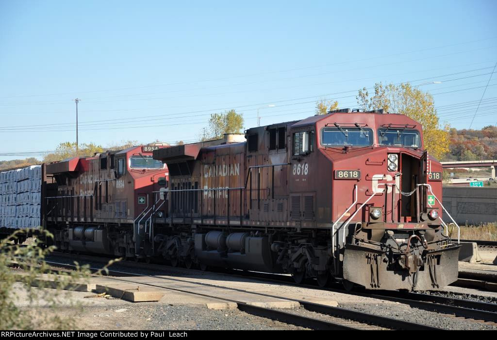 Eastbound manifest gets a new crew